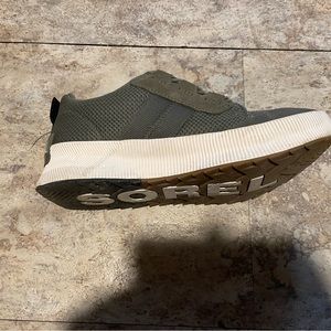 Women’s Sorel Out N Bout III Low Waterproof Sneaker, Olive Green Size 10.5